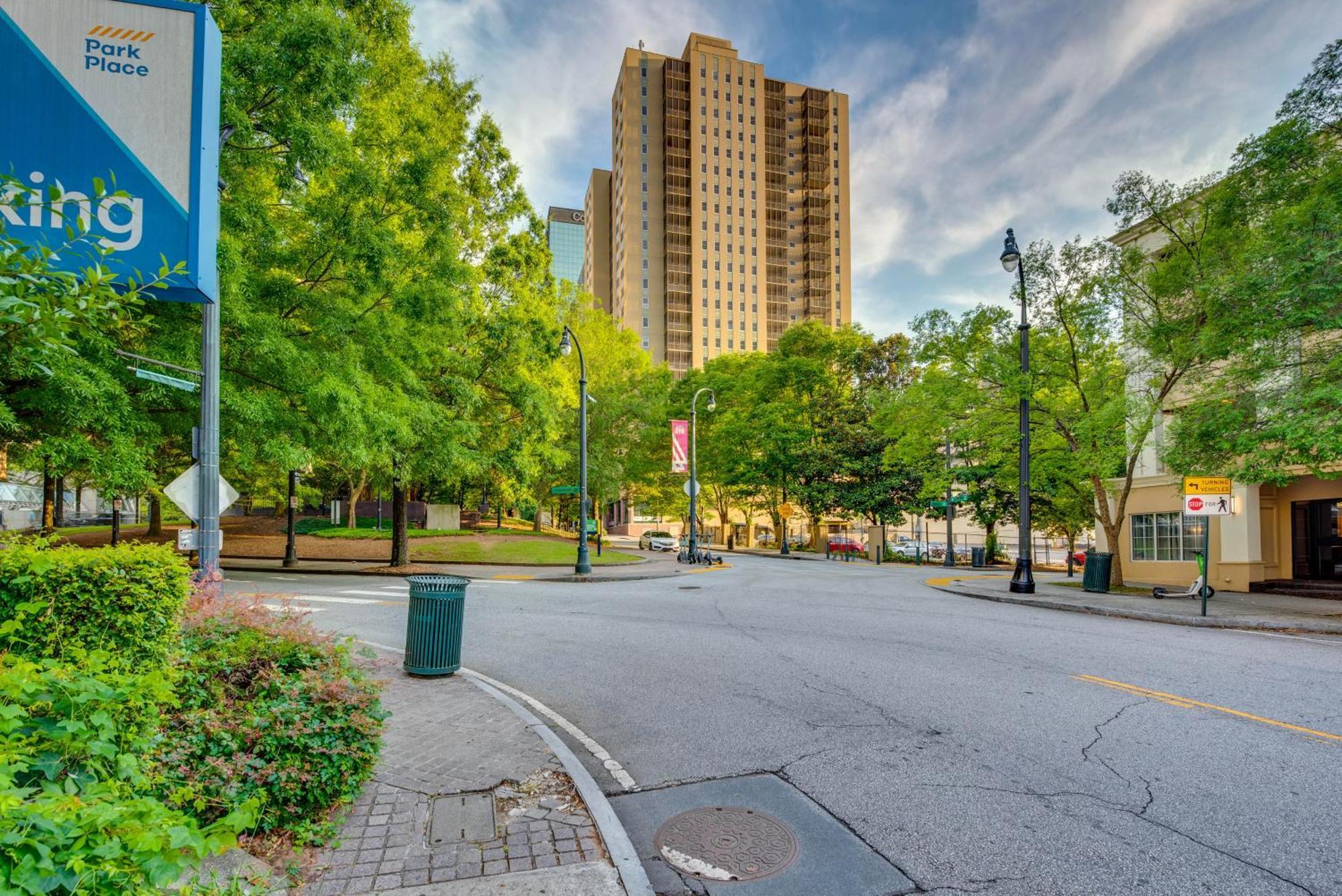 Apartment Walkable Downtown With Private Balcony Atlanta